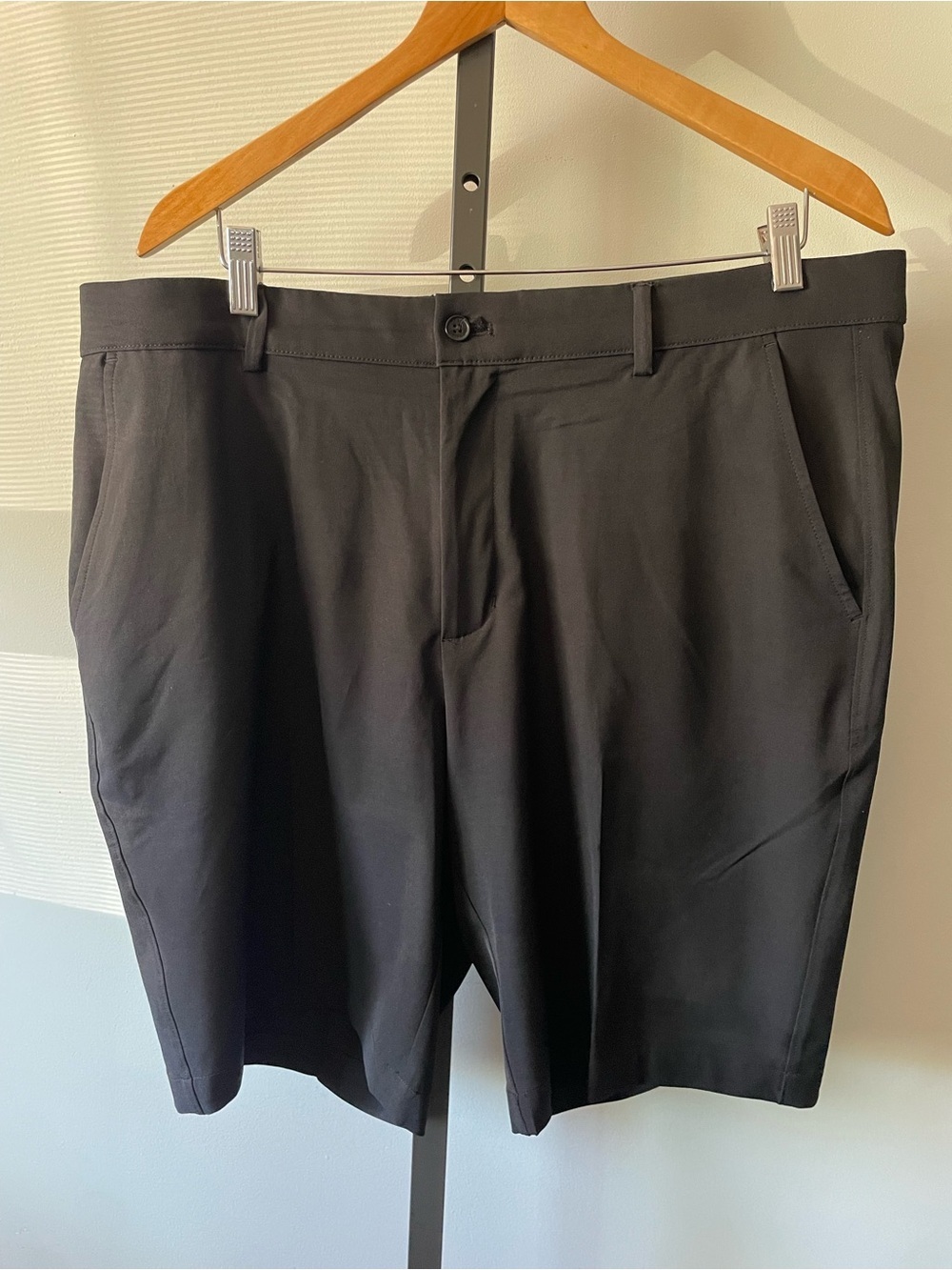 Greg Norman Golf Shorts Flat Front Black Size 38